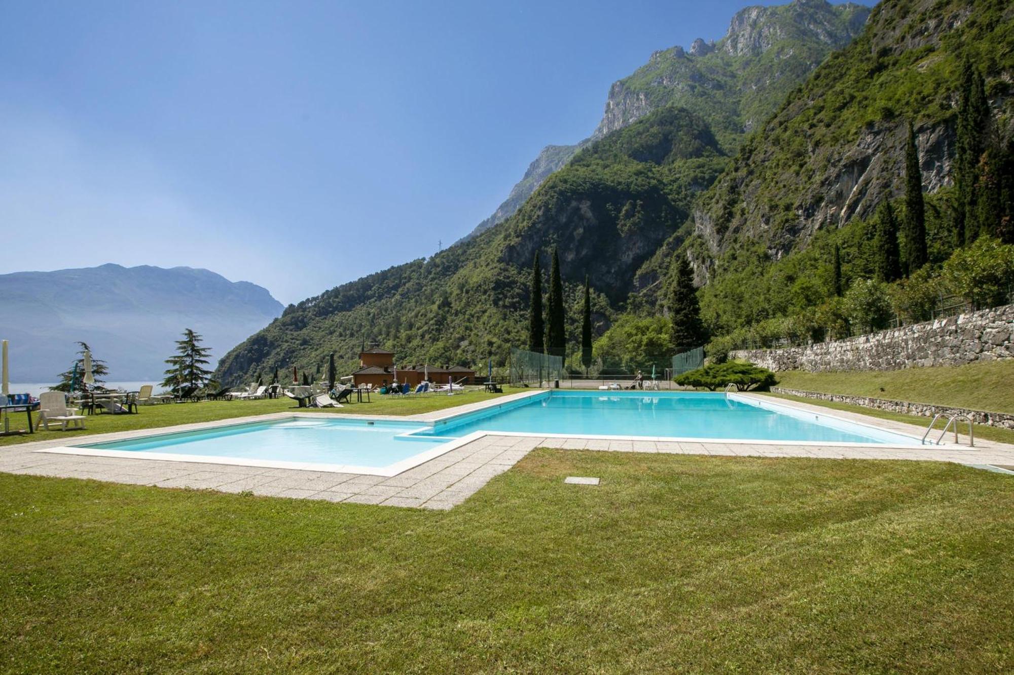 Lake View Dom-Us Apartment - Happy Rentals Riva del Garda Exterior foto